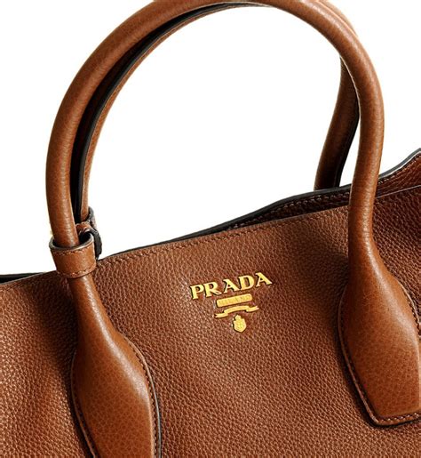 Geanta Prada .